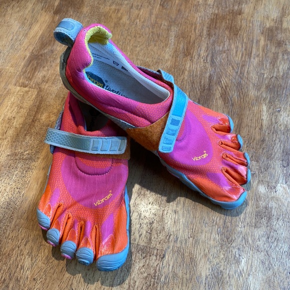Vibram Shoes - Five Finger Vibram Shoes